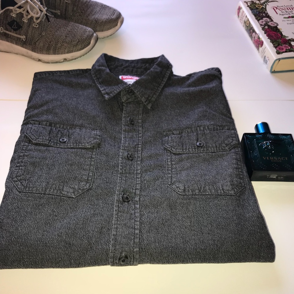 NWT!! Wrangler long sleeve.